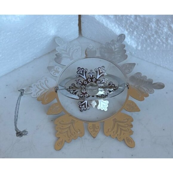 2006 DaySpring Christmas Celebration Collection Silver Snowflake Ornament 4" - Picture 8 of 12